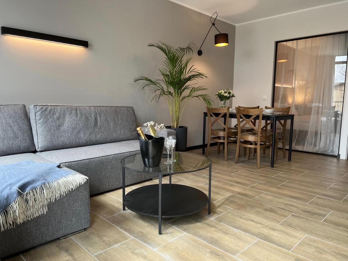 Party Avangarde Apartments City Center Leba Bagian luar foto