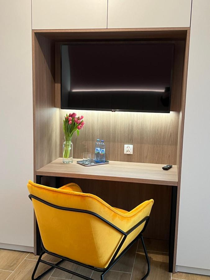 Party Avangarde Apartments City Center Leba Bagian luar foto