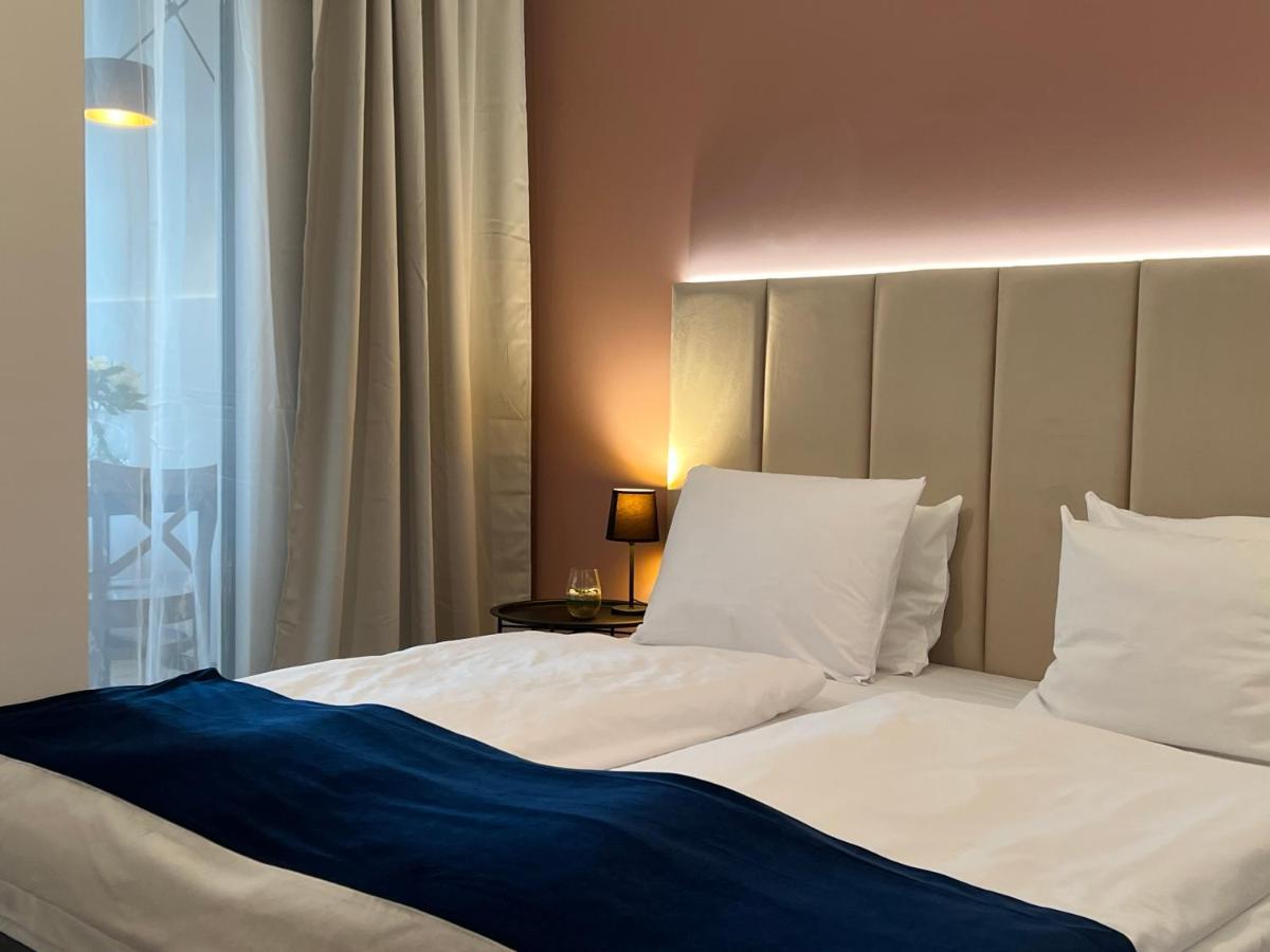 Party Avangarde Apartments City Center Leba Bagian luar foto