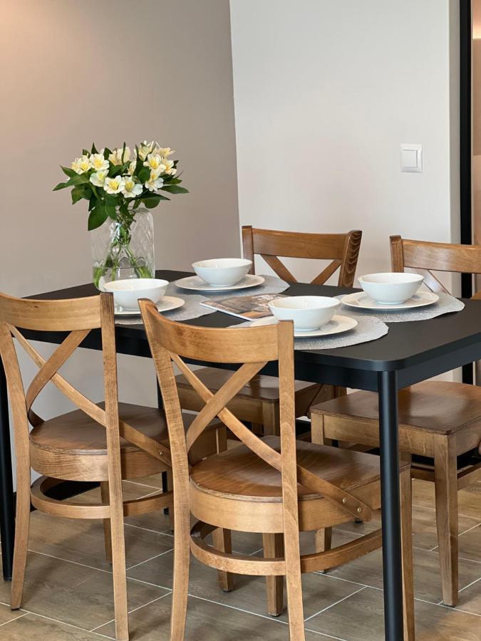 Party Avangarde Apartments City Center Leba Bagian luar foto