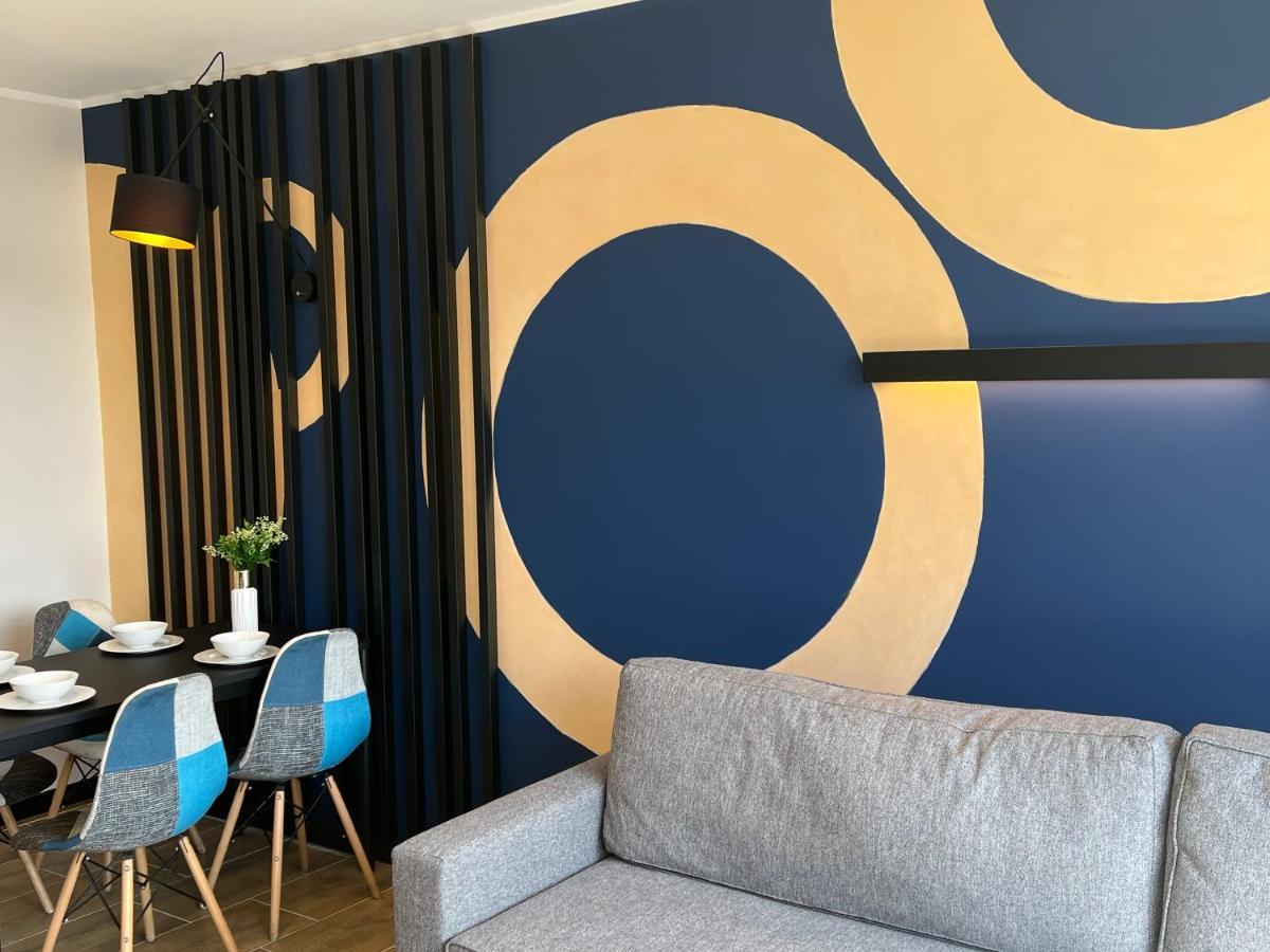 Party Avangarde Apartments City Center Leba Bagian luar foto