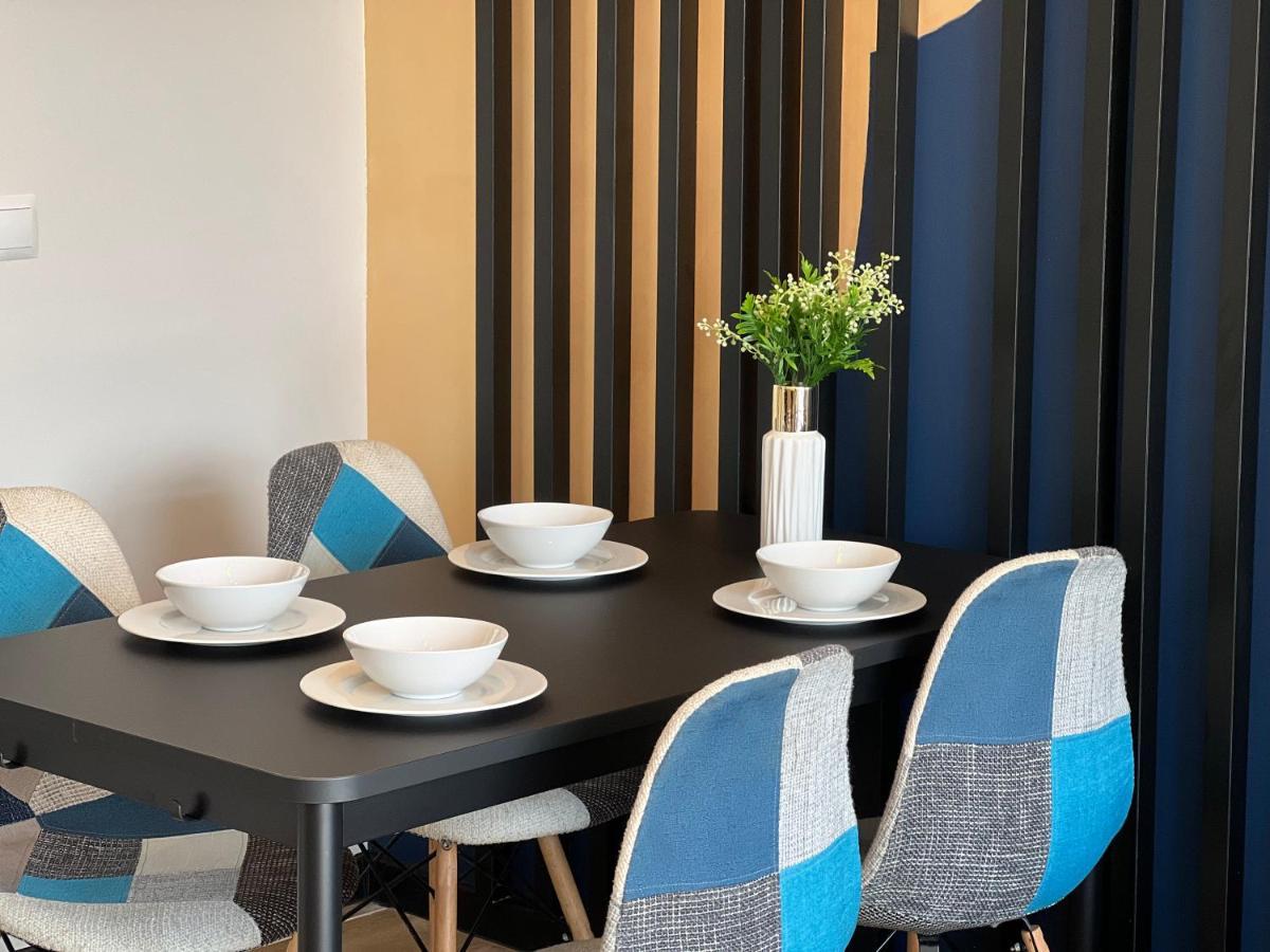 Party Avangarde Apartments City Center Leba Bagian luar foto
