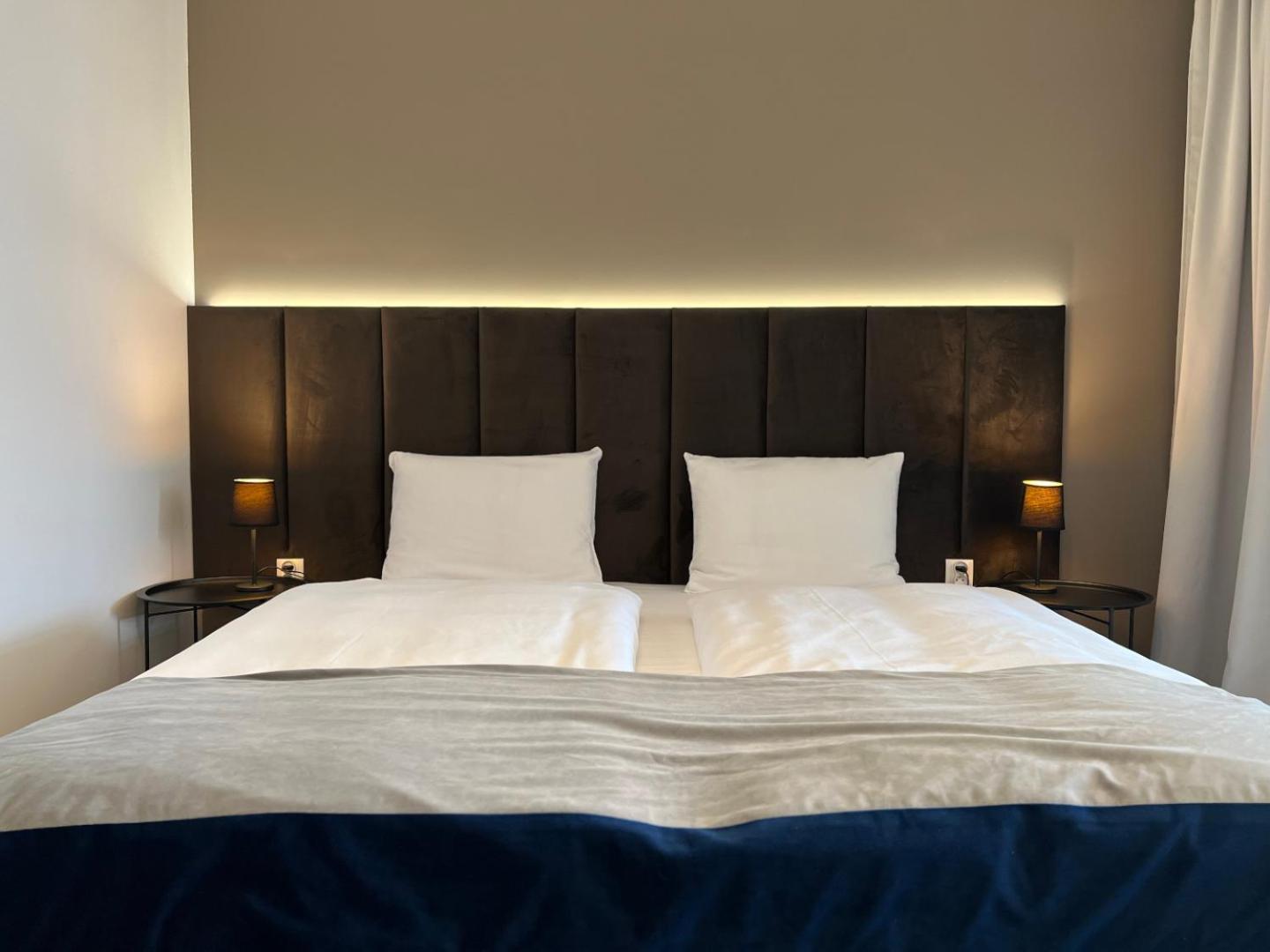 Party Avangarde Apartments City Center Leba Bagian luar foto